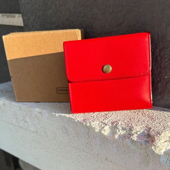 Vintage Coach Buff Calf leather Red bifold wallet Leatherware NWT - Picture 1 of 12
